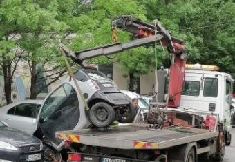 Паяк на градска мобилност срещна трудност при вдигане на автомобил